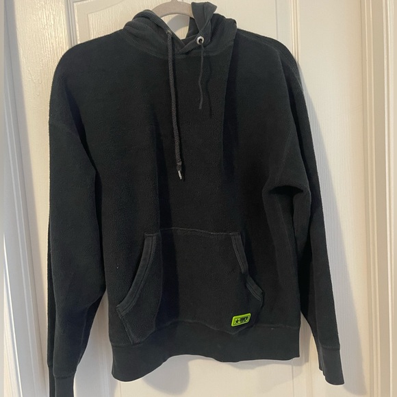 This a reversible black hoodie - Picture 7 of 14